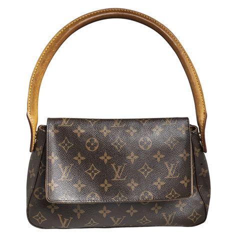 louis vuitton small purse vintage.